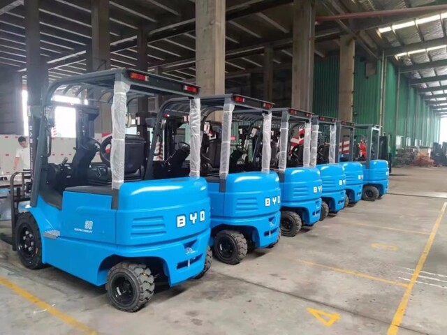 通力合作！比亞迪叉車助力某玻璃生產企業清潔生產